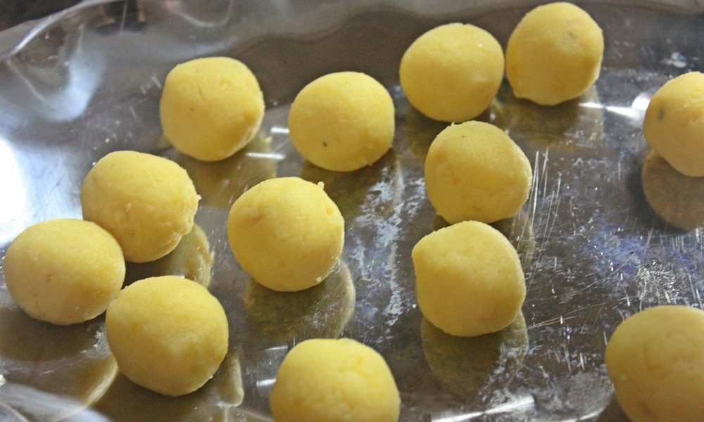 Làm nhân bánh trung thu