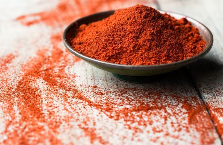cách diệt chuột trên trần nhà với ớt bột