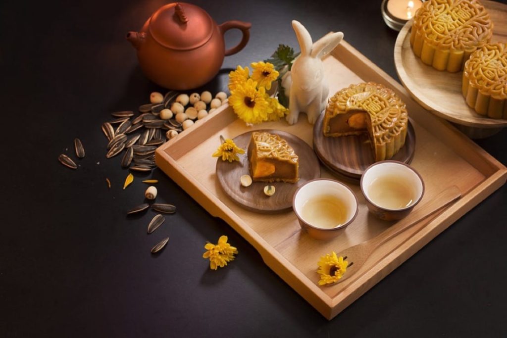 Uống trà khi ăn bánh giúp tăng khả năng chuyển hóa năng lượng của cơ thể