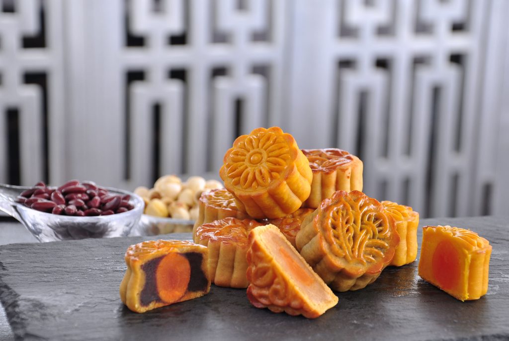 Không nên ăn bánh trung thu khi đói