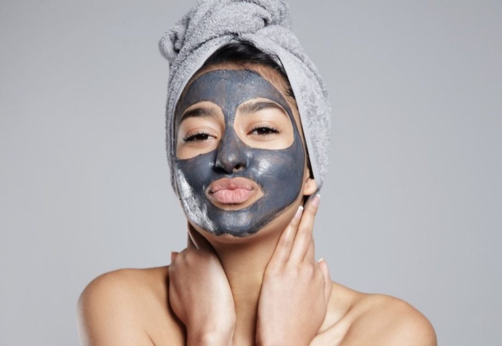 Mặt nạ đất sét là sản phẩm hỗ trợ tẩy tế bào chết