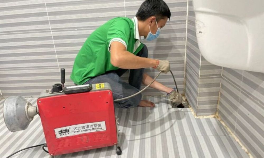 Cách xử lý bồn cầu bị nghẹt bằng miếng dán đơn giản