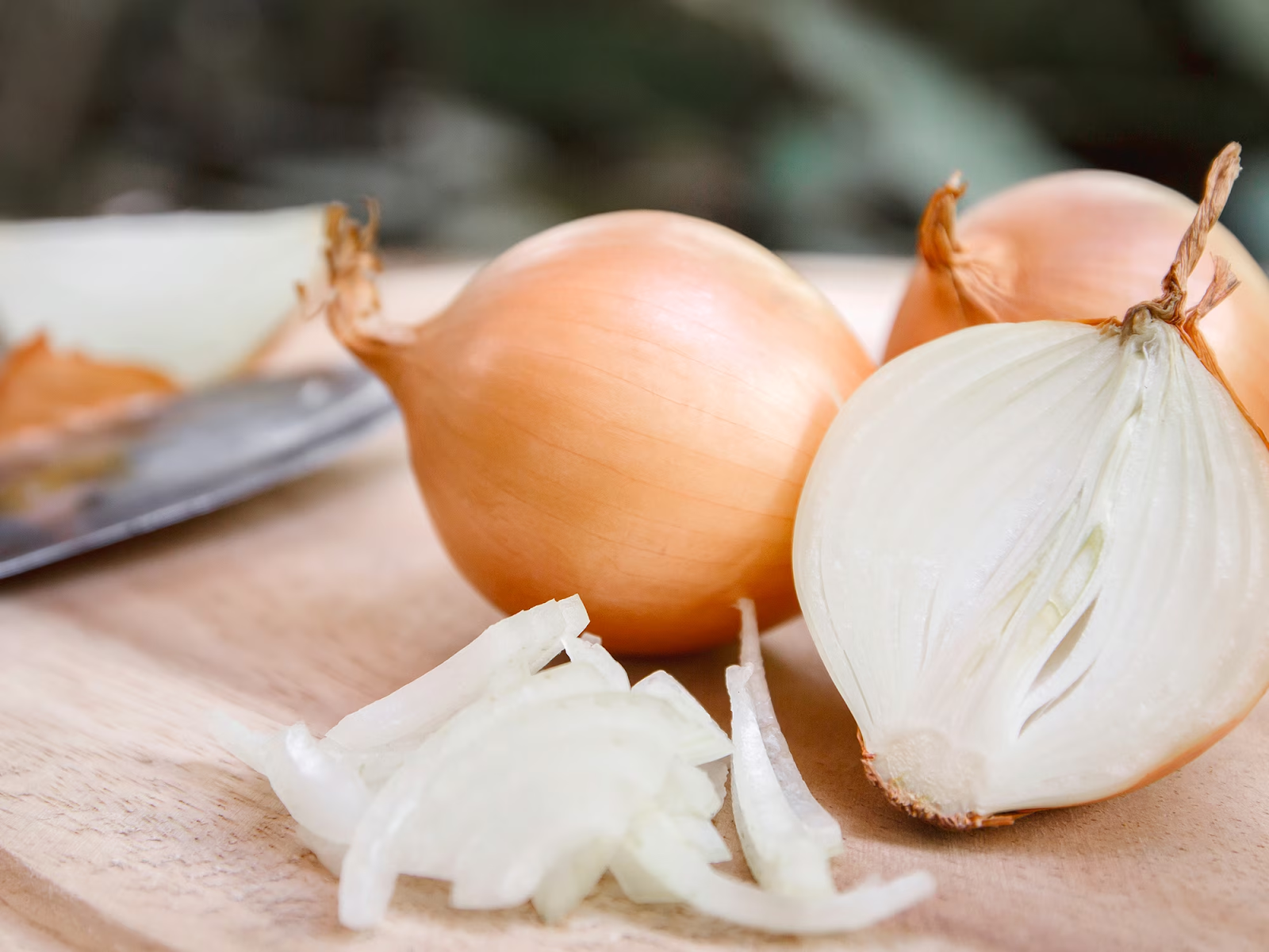 Cách diệt chuột trong phòng trọ bằng hành tây