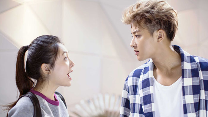 The Brightest Star In The Sky (2019) – Ngôi Sao Sáng Nhất Bầu Trời Đêm