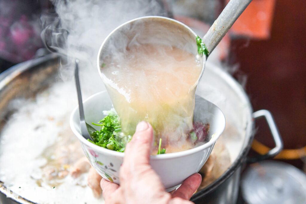 Phở cung cấp protein