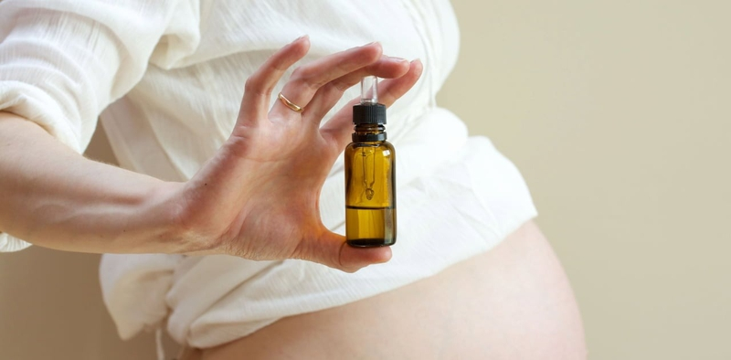 Bà bầu dùng nước hoa được không?