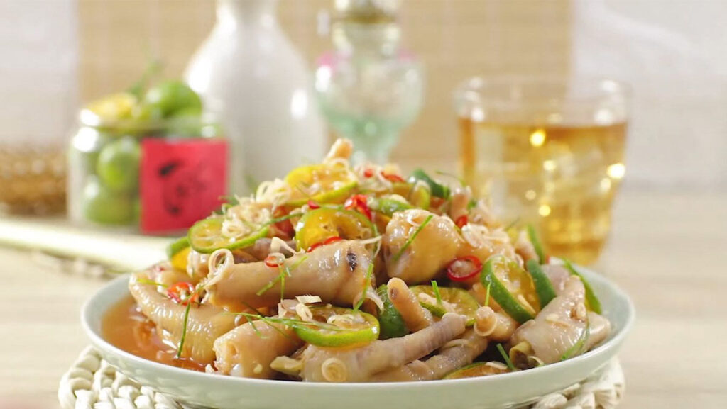 Bạn cần tính lượng calo của chân gà trong khẩu phần ăn