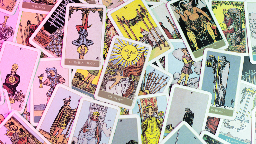 Cách xem bài Tarot kết hợp với bài Oracle giúp rút ngắn thời gian xào bài