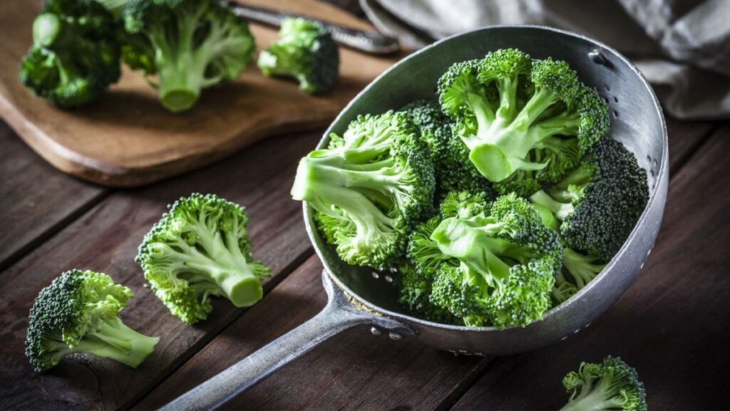 Bông cải xanh rờn nhiều protein