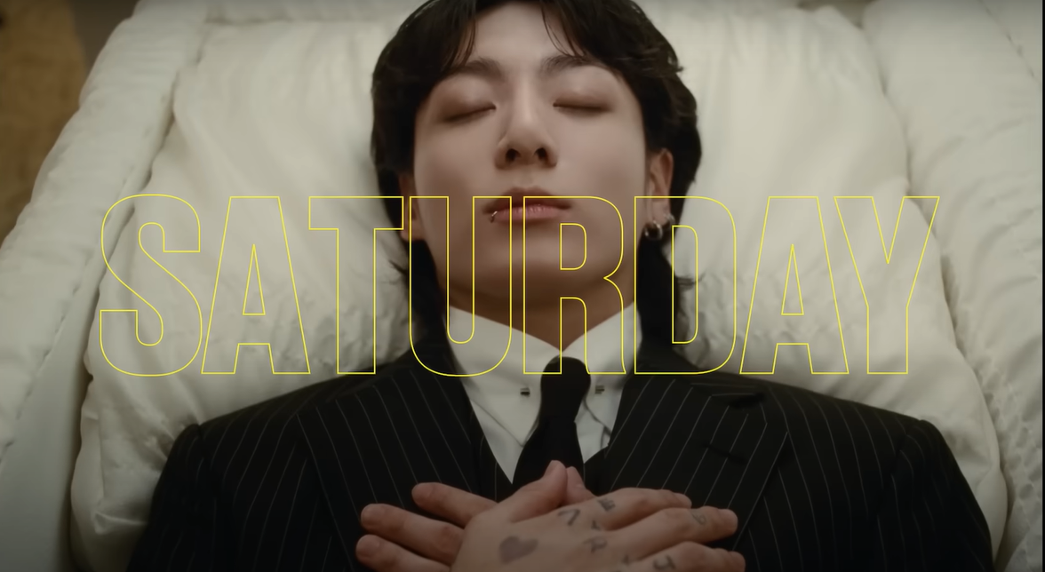 Jungkook mặc Vest truyền thống trong mv seven
