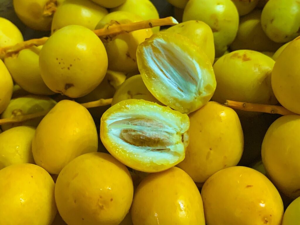 chà là giàu canxi