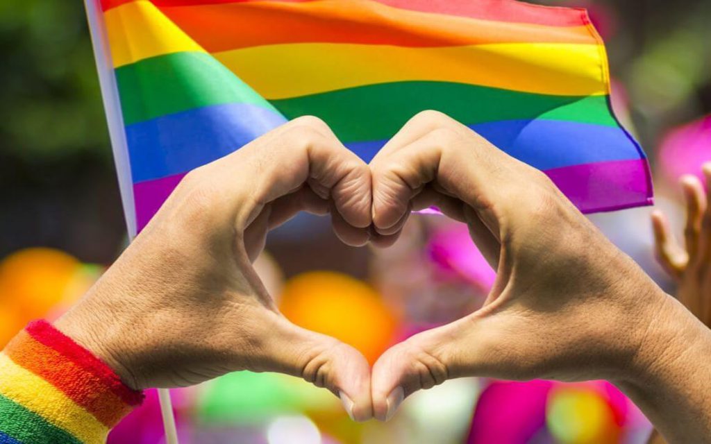 Sắc tím biểu tượng tự hào của cộng đồng LGBT