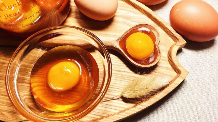 Lòng trắng trứng bao nhiêu calo