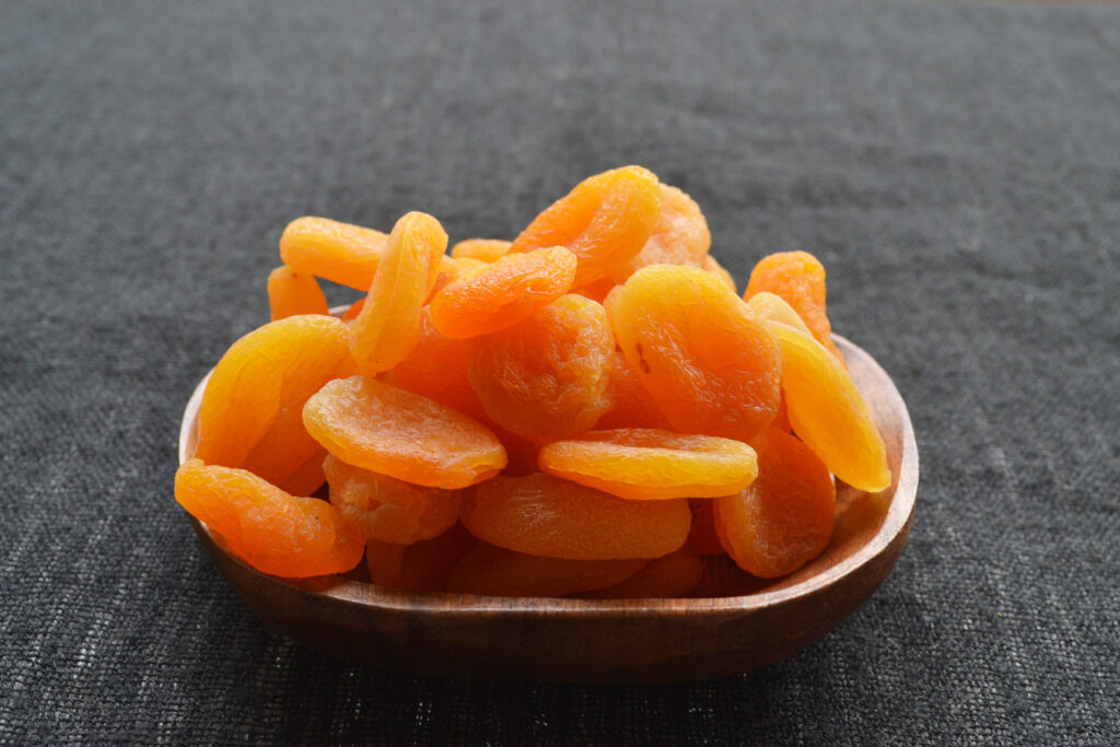 Mơ khô giàu canxi