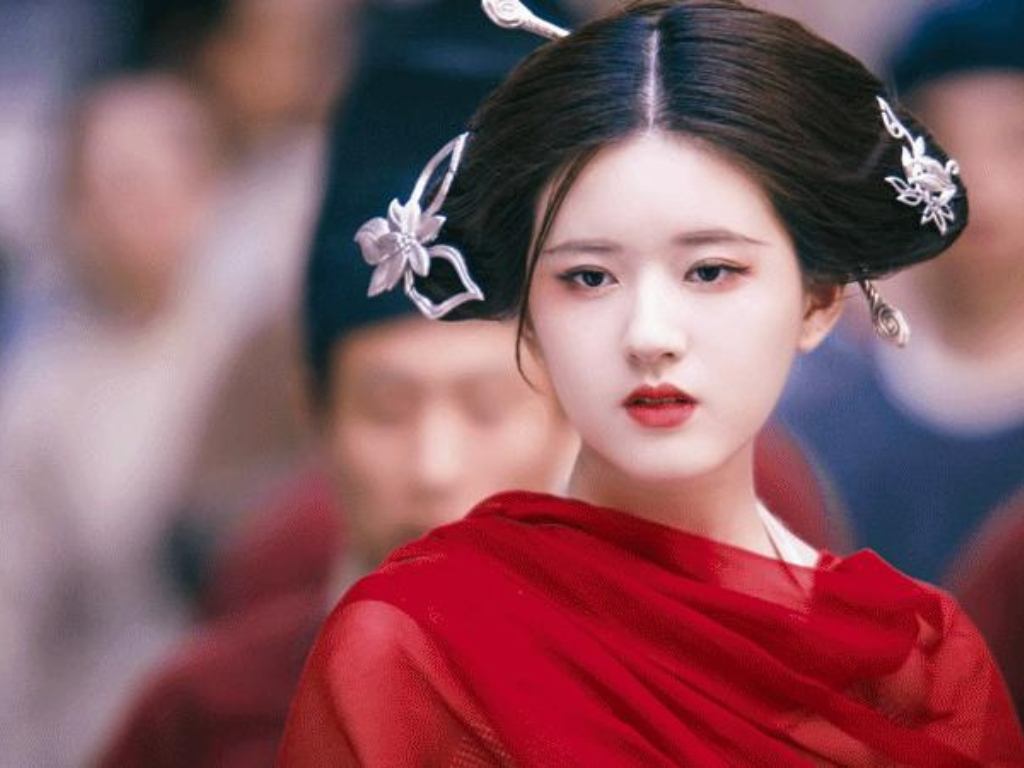 Trần Thiên Thiên Trong Lời Đồn