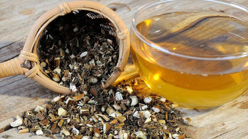 Ngải cứu có tác dụng giảm đau