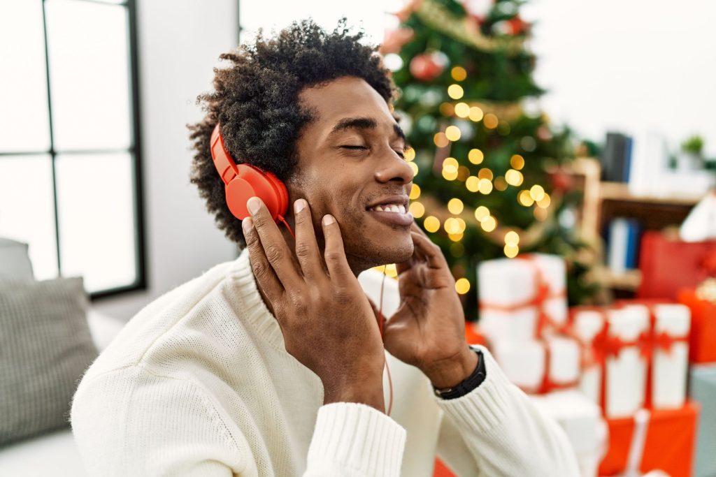 Tai nghe headphone là sự lựa chọn quà tặng tuyệt vời dành cho người nhận yêu âm nhạc