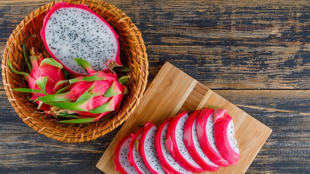 100g thanh long chỉ chứa khoảng 60 calo và không có chất béo