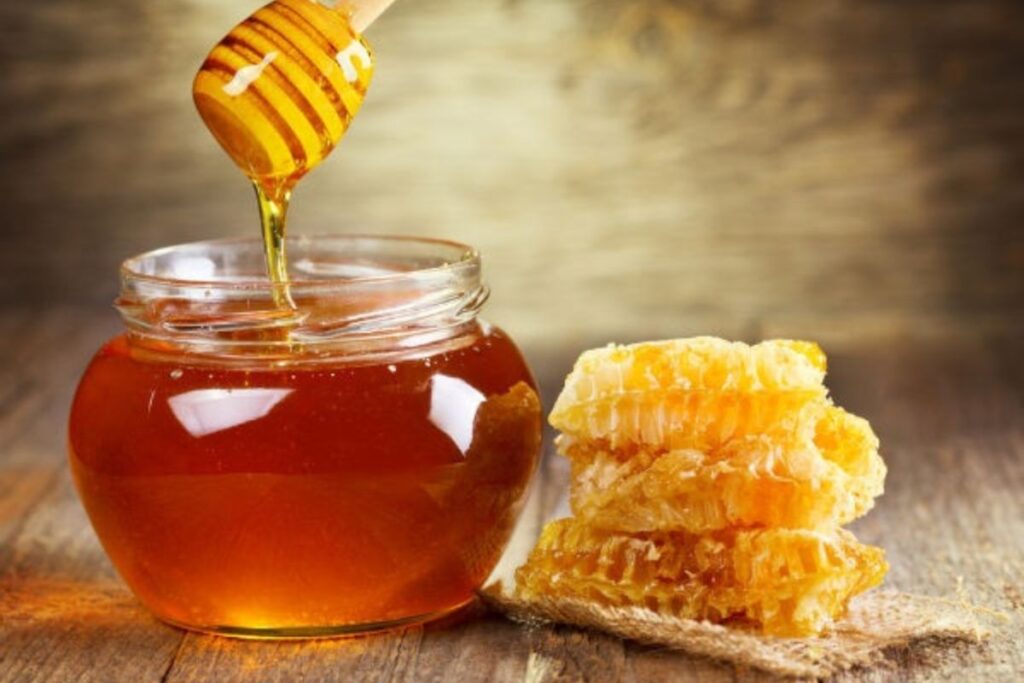 Mật ong có chứa nhiều dinh dưỡng