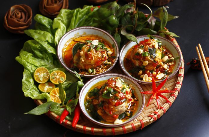 trứng vịt lộn bao nhiêu calo