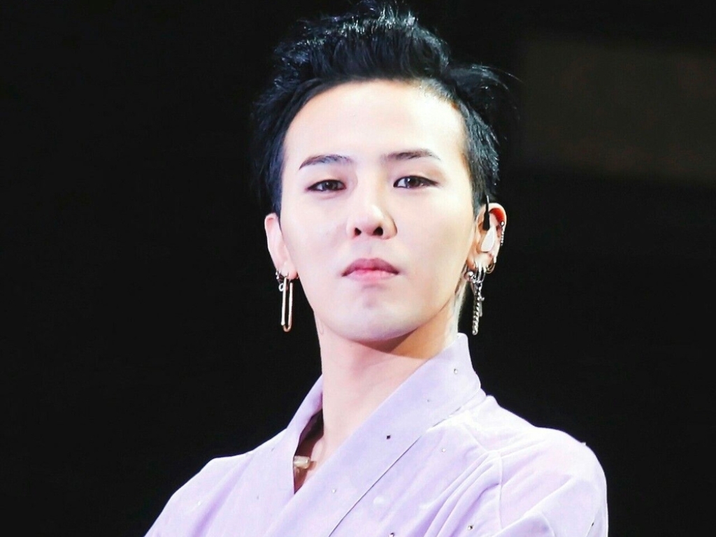 Kiểu tóc G-Dragon thanh lịch và sang trọng - Kiểu tóc rẽ ngôi Mohican 