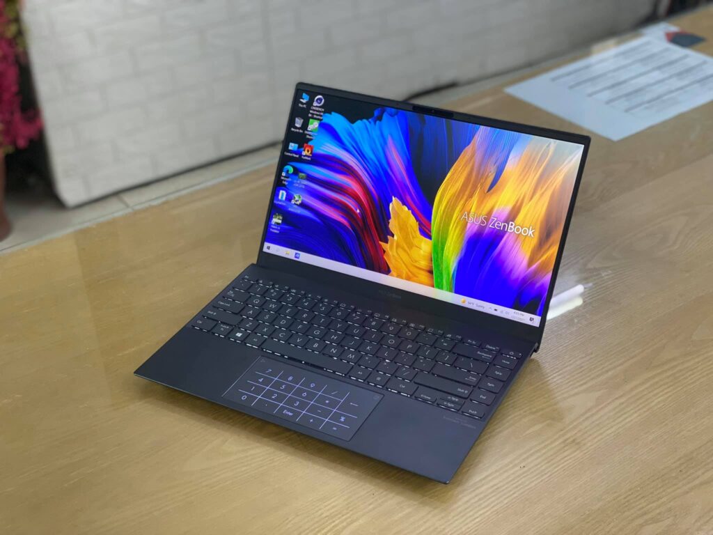 Laptop tiện dụng, cấu hình mạnh của hãng Asus
