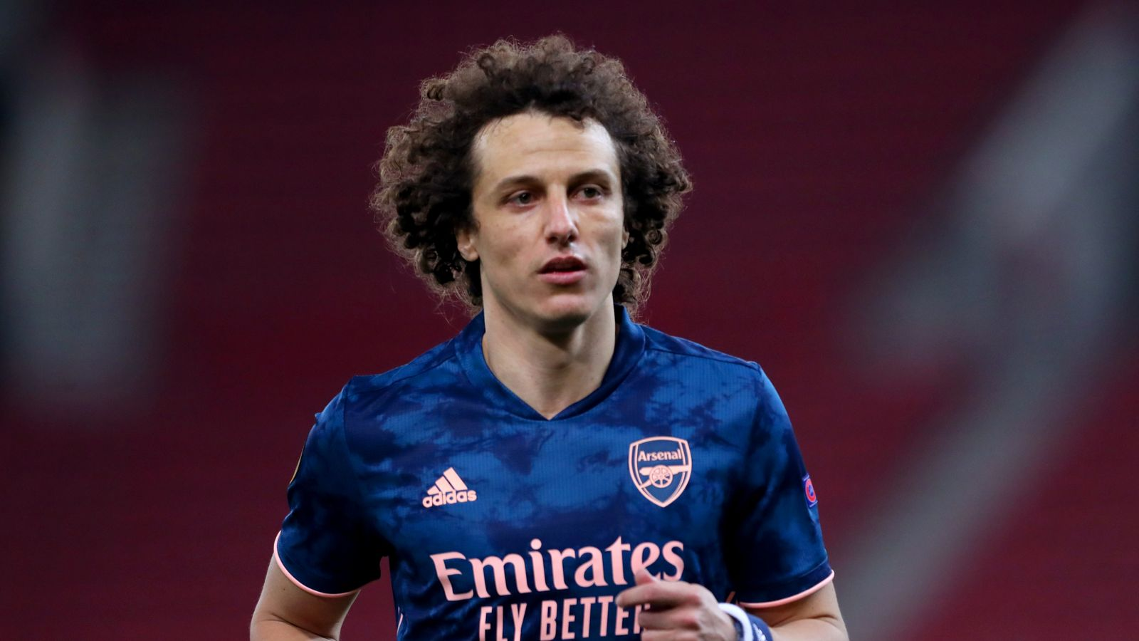 Kiểu tóc xoăn tít nổi bật của hậu vệ David Luiz
