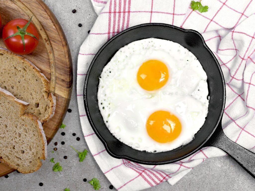 ăn sáng bằng trứng
