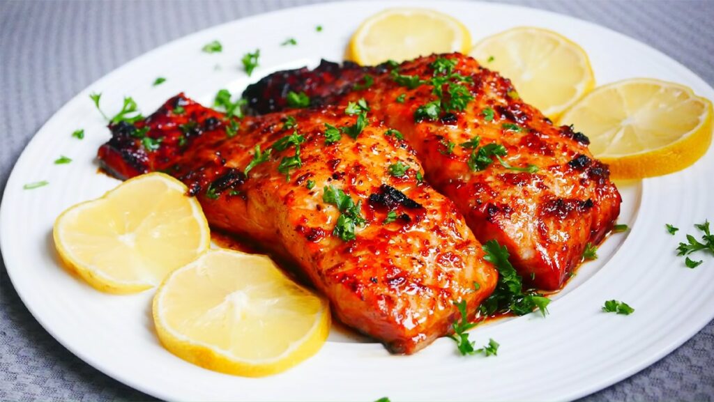 Cá hồi là một loại cá béo chứa nhiều chất dinh dưỡng