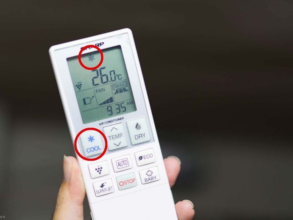 Sử dụng chế độ Cool khi thời tiết khô nóng và độ ẩm trong phòng thấp