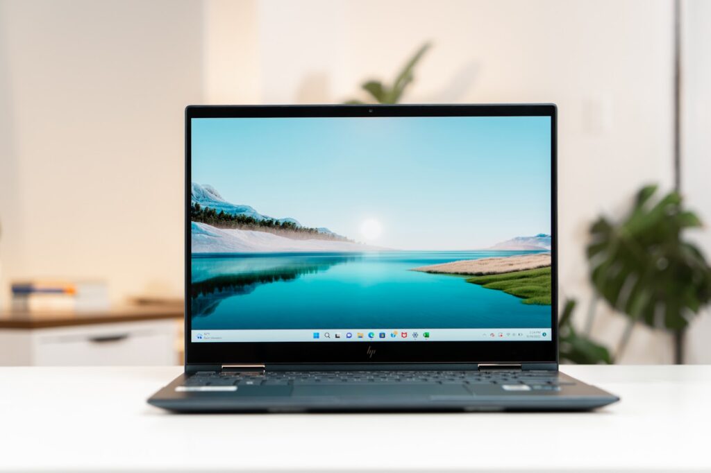 HP Envy x360 13 là chiếc laptop đẹp mắt, nhỏ gọn và linh hoạt 