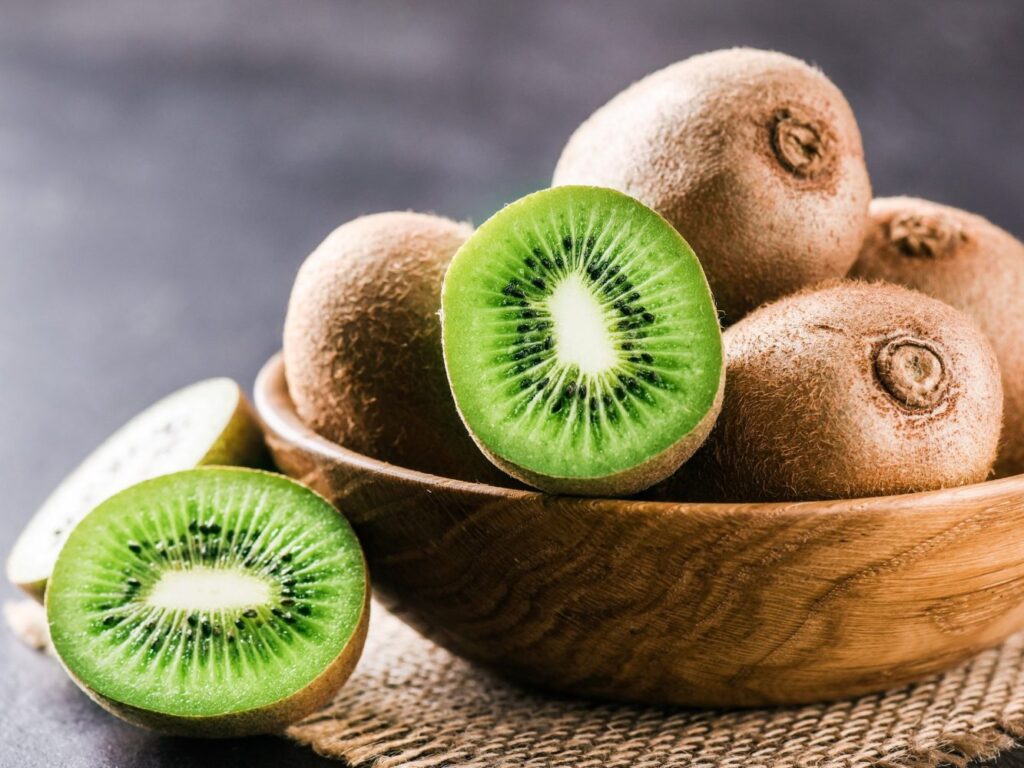 Kiwi là thực phẩm giàu hàm lượng vitamin C