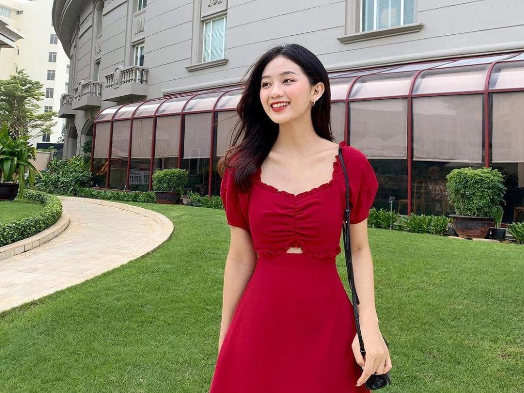 Đầm liền đỏ đô thanh lịch cho nữ mệnh Hỏa