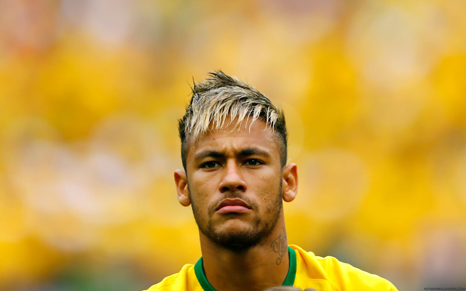 Kiểu tóc ngang đơn giản và trưởng thành của Neymar 