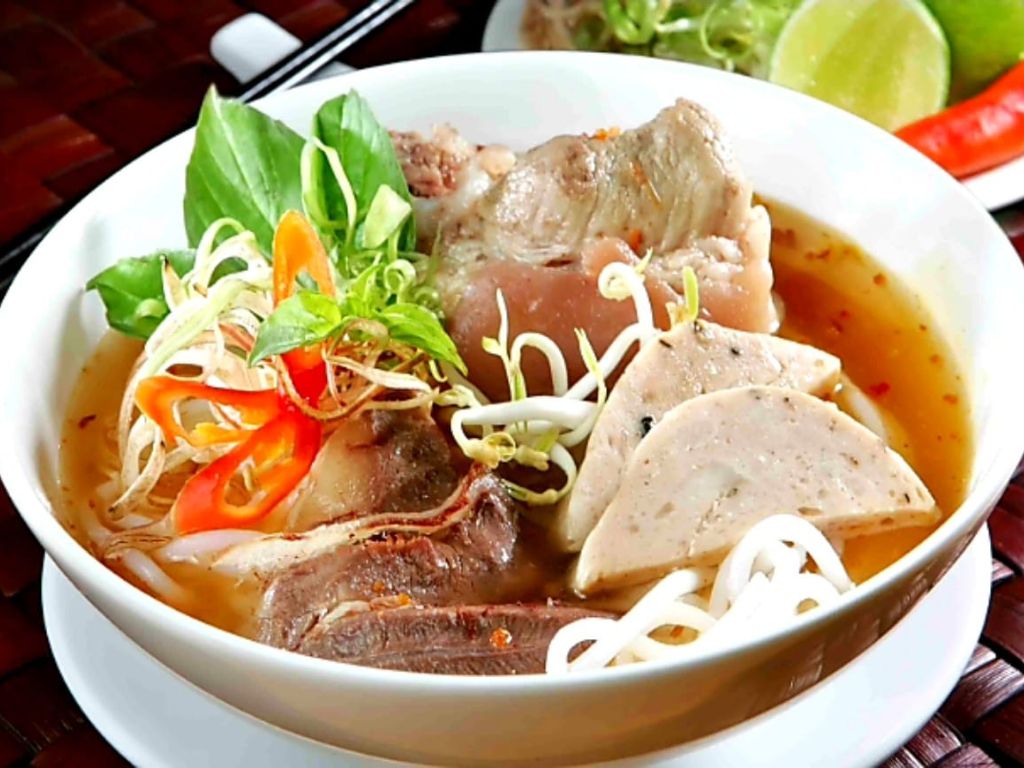 Quán bún bò Huế Bến Ngự