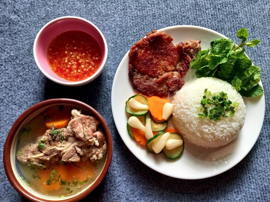 Cơm tấm sườn tại quán Ba Cường