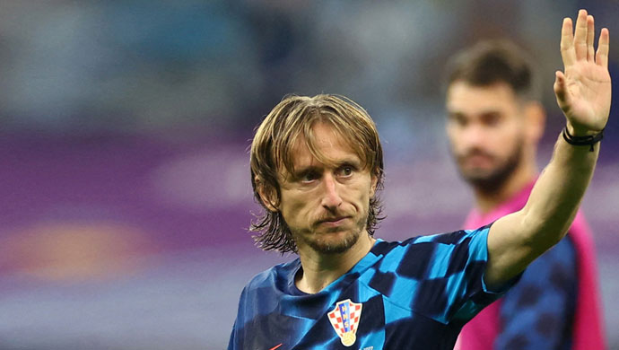 Tiền vệ Luka Modric cùng mái tóc ngang vai uốn nhẹ