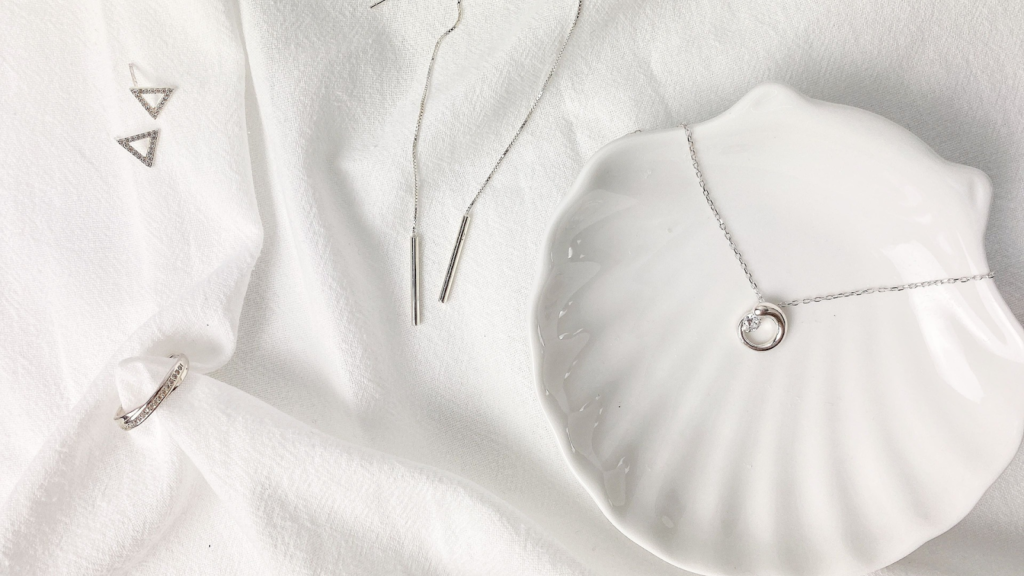 Trang sức dành cho nữ