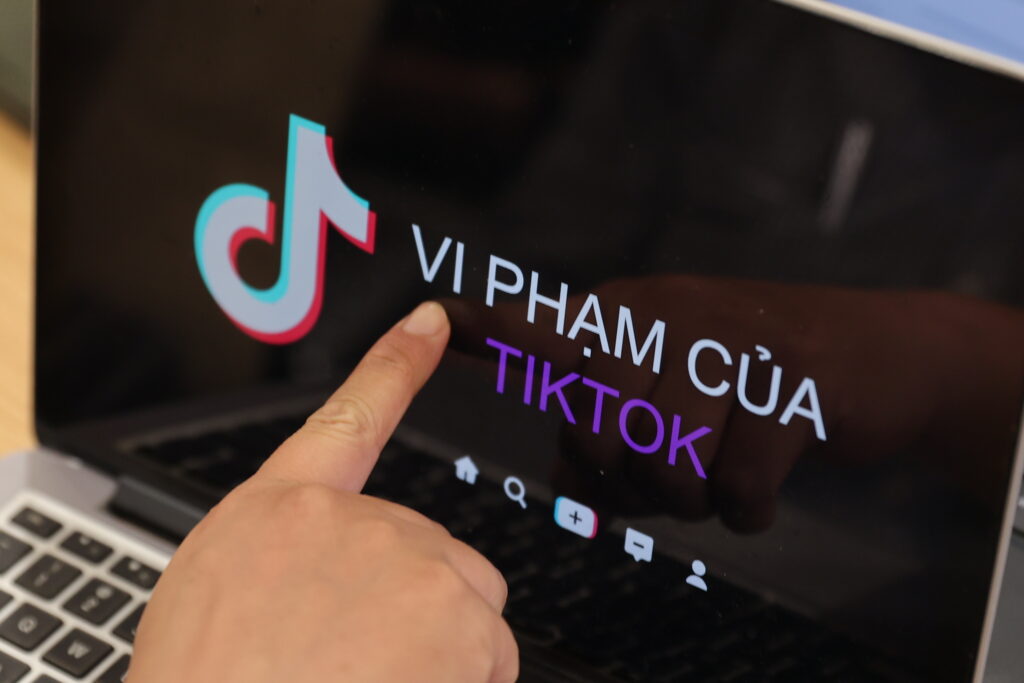 Vi phạm chính sách của Tiktok là một trong những lý do phải xóa video