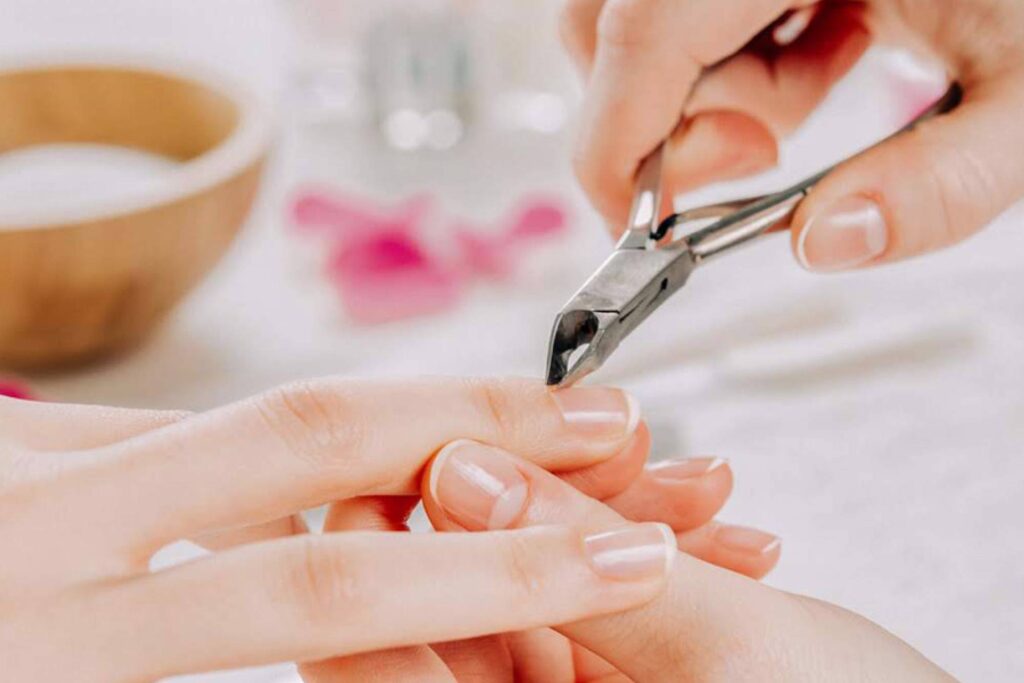 Thời điểm lý tưởng để cắt móng tay là 1-2 tuần/ lần