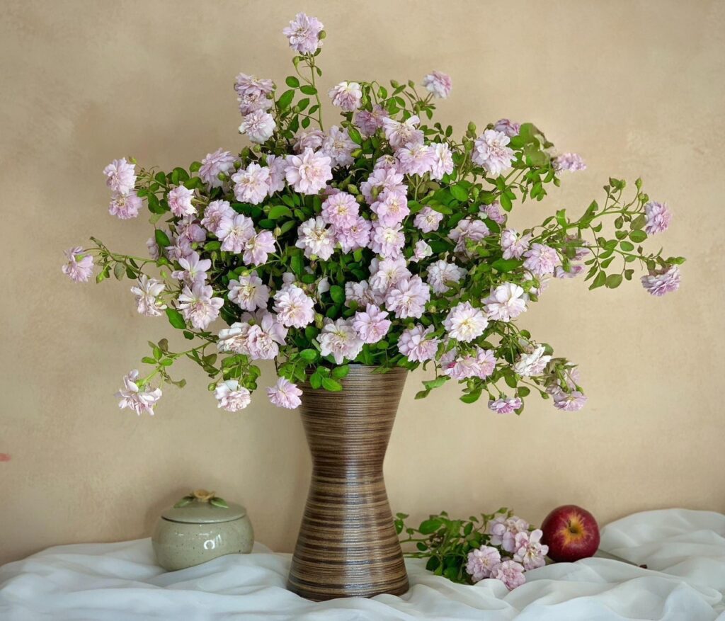 Bình hoa đồng hồ cát bằng gốm