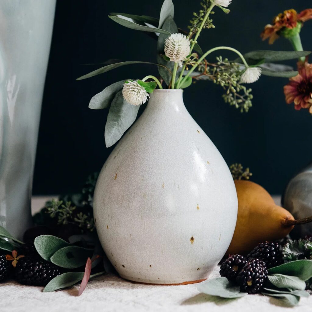 Bình hoa hình giọt nước bằng gốm sứ đơn giản