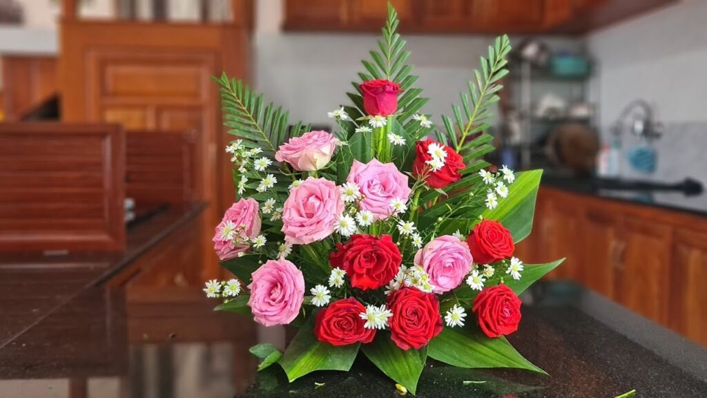 Cắm hoa hồng để bàn thờ