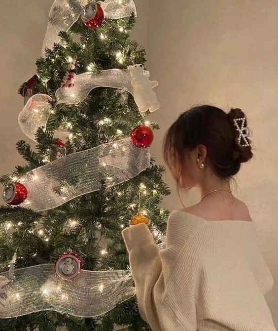 Chụp ảnh phía sau để lộ bờ vai