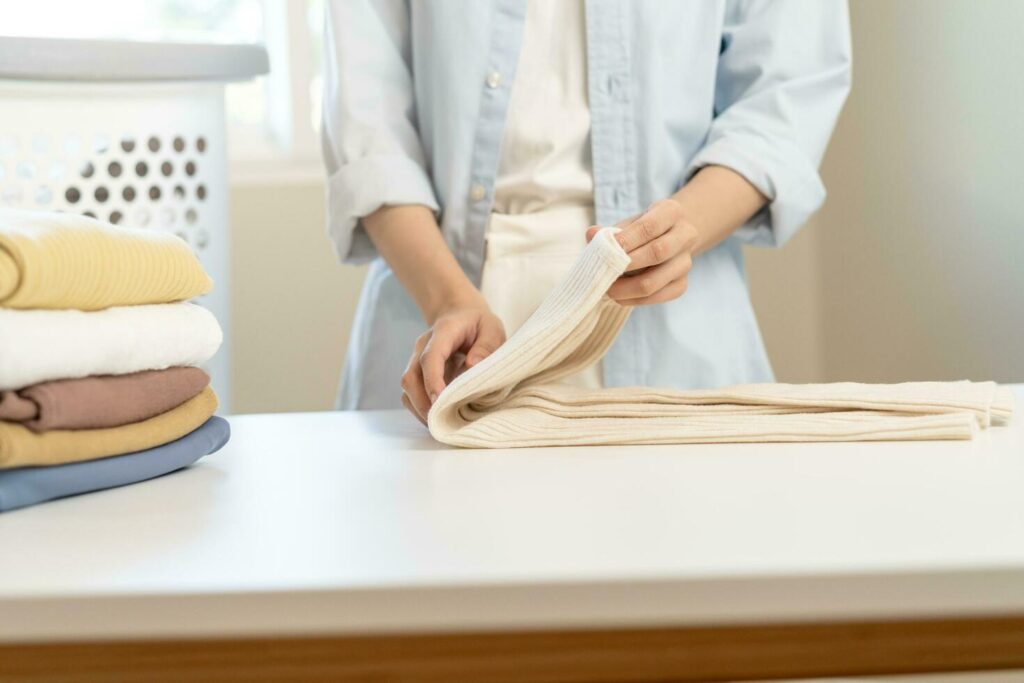 Cách gấp gọn chân váy
