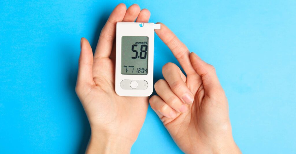 Hàm lượng chất xơ trong atiso giúp kiểm soát lượng đường trong máu