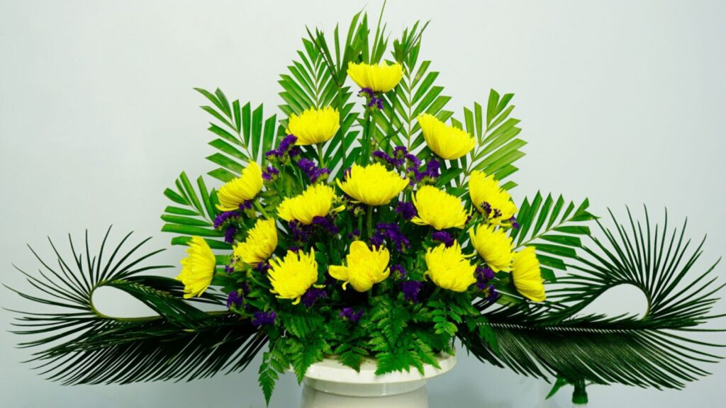 Hoa cúng bàn thờ