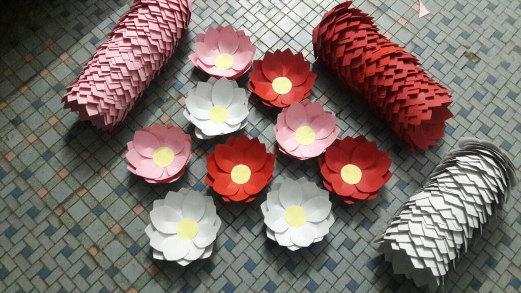 Làm hoa bằng giấy