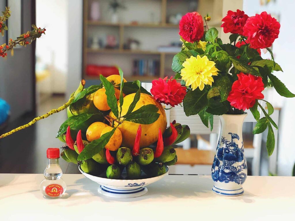 Lưu ý khi cắm hoa để bàn thờ