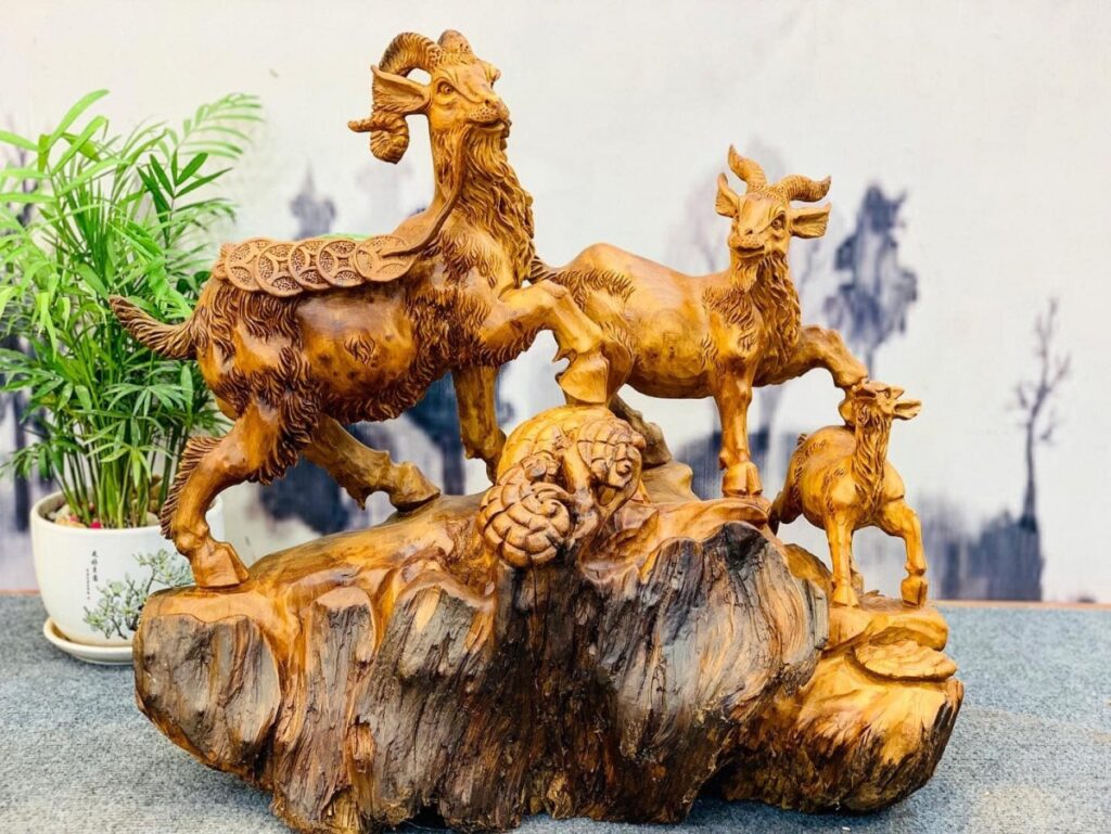 Vật trang trí phong thủy thể hiện ý nghĩa cầu mong cho một năm mới bình an, may mắn